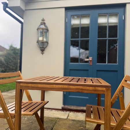 Enchanting 1 Bedroom Home With Kitchen Saffron Walden Exterior foto