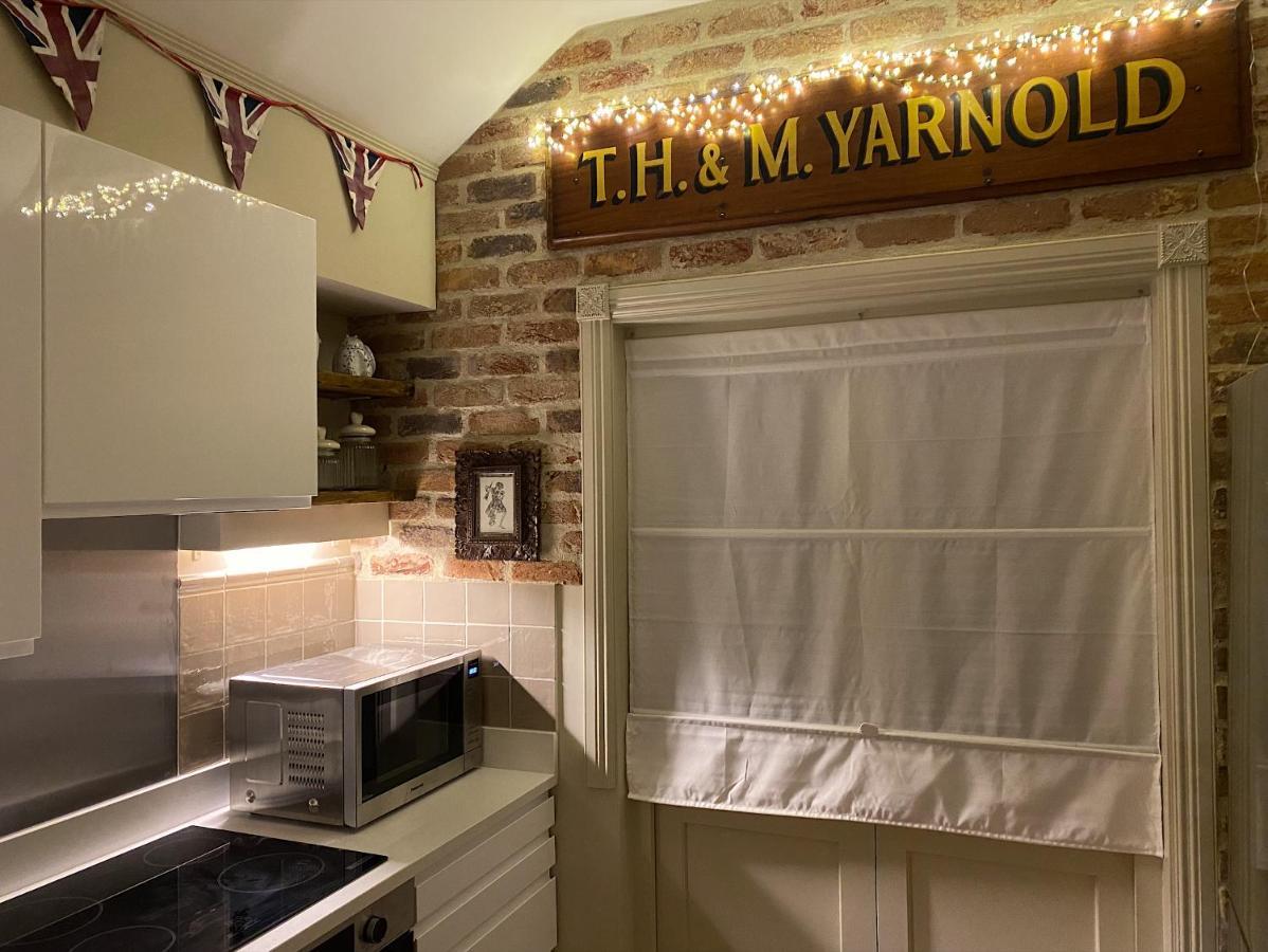 Enchanting 1 Bedroom Home With Kitchen Saffron Walden Exterior foto