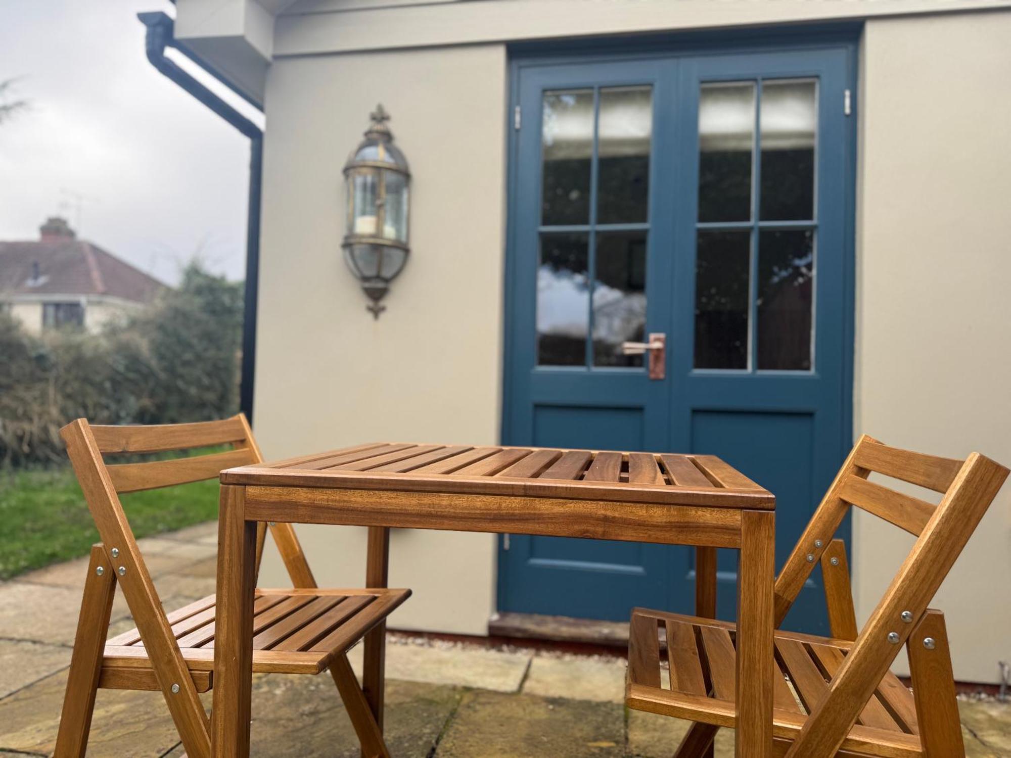 Enchanting 1 Bedroom Home With Kitchen Saffron Walden Exterior foto